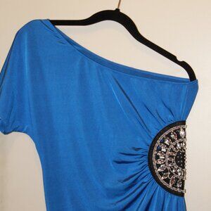 🔹Size 6 Royal blue Studied and jeweled Off shoulder Lady's dress Transparent